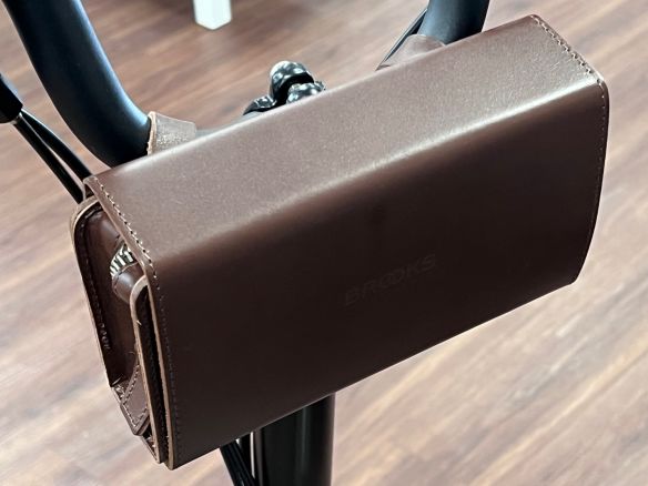 D Shape Satteltasche Braun