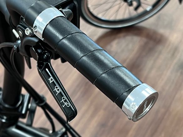 Slender Grips Leder Handgriffe schwarz