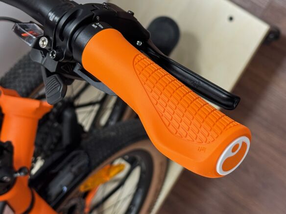 Ergon GA3 Orange ergonomic Griffe