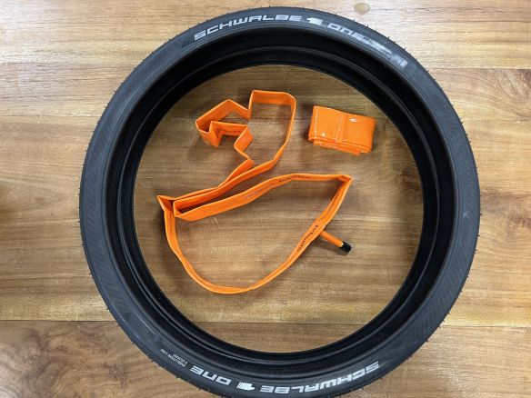 Schwalbe Brompton Ultraleicht Bereifung ( One + Tubolito )