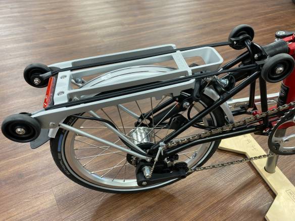 Brompton 2/3/6 Gang Gepäckträger Alu Silber kpl. mit Schutzblech (Upgrade für 