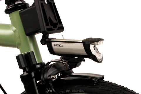 Brompton Ixon Batterie-Licht 50Lux Silber inkl Vorderradhalter und Ladegerät