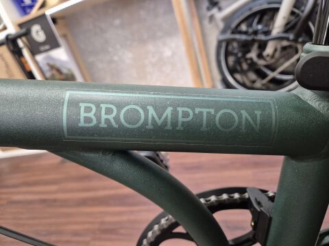 Brompton G-Line Logo Aufkleber Forest Green
