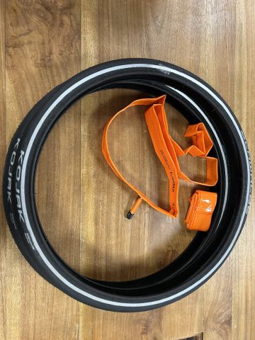 Schwalbe Brompton Superleicht Bereifung Set ( Kojak + Tubolito )